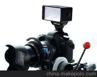 專業婚慶與采訪拍攝利器 金燕 D2000 可調色溫 LED 攝像燈全解析